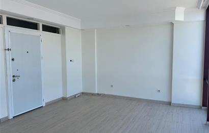 TAKSİM MEYDANINDA KİRALIK NEZİH BİR OFİS