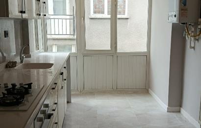 Çekirde Caddesi'nde Kaçmaz Fırsat! Full Yenilenmiş Sıfır 3+1