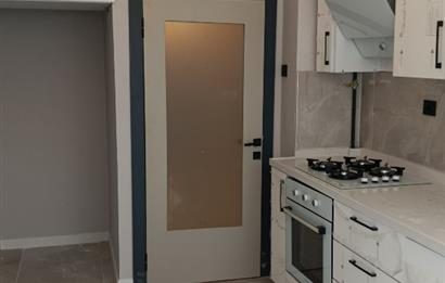 Çekirde Caddesi'nde Kaçmaz Fırsat! Full Yenilenmiş Sıfır 3+1