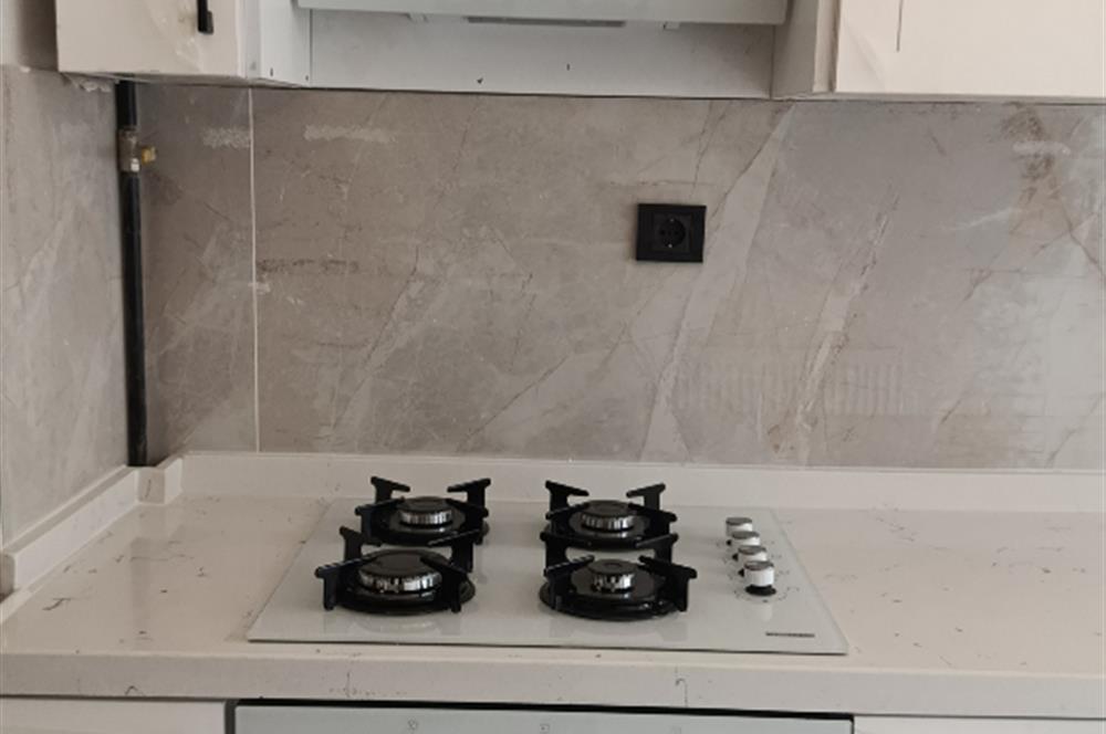 Çekirde Caddesi'nde Kaçmaz Fırsat! Full Yenilenmiş Sıfır 3+1