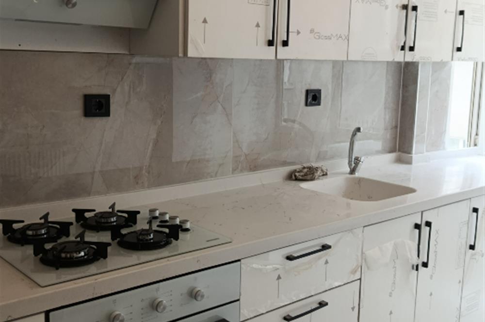 Çekirde Caddesi'nde Kaçmaz Fırsat! Full Yenilenmiş Sıfır 3+1