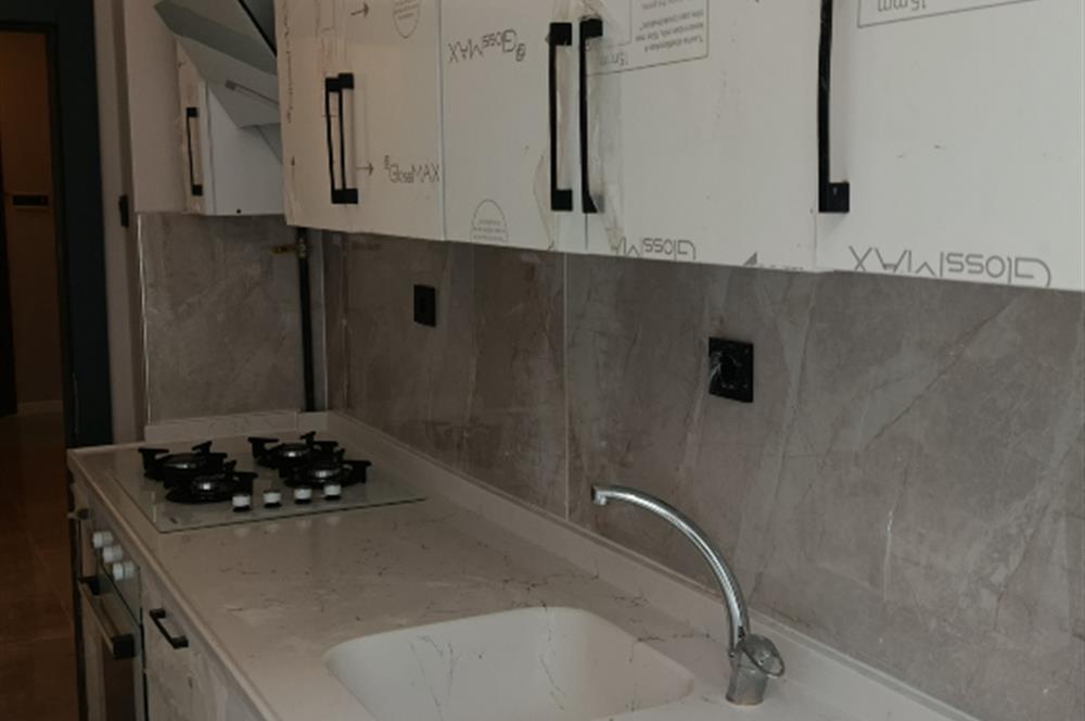 Çekirde Caddesi'nde Kaçmaz Fırsat! Full Yenilenmiş Sıfır 3+1