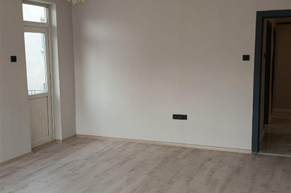 Çekirde Caddesi'nde Kaçmaz Fırsat! Full Yenilenmiş Sıfır 3+1