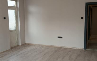 Çekirde Caddesi'nde Kaçmaz Fırsat! Full Yenilenmiş Sıfır 3+1