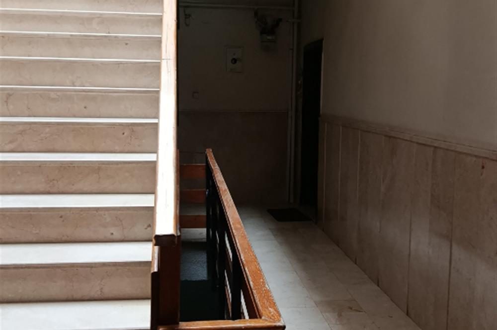 Çekirde Caddesi'nde Kaçmaz Fırsat! Full Yenilenmiş Sıfır 3+1