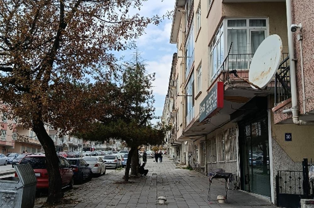 Çekirde Caddesi'nde Kaçmaz Fırsat! Full Yenilenmiş Sıfır 3+1