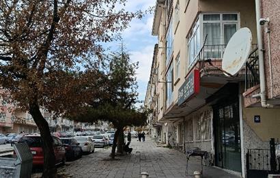 Çekirde Caddesi'nde Kaçmaz Fırsat! Full Yenilenmiş Sıfır 3+1