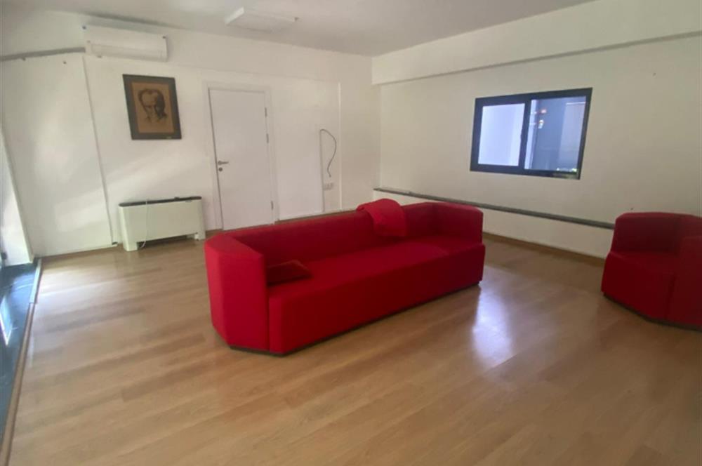 Bankadan Satılık Depolu Dükkan