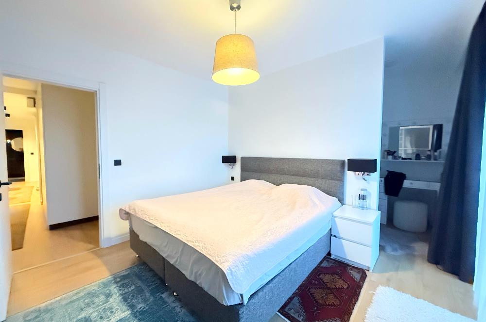 C21'DEN ORMAN YANI SİTEDE KOMPLE YENİLENMİŞ BÜYÜK 3+1 DAİRE