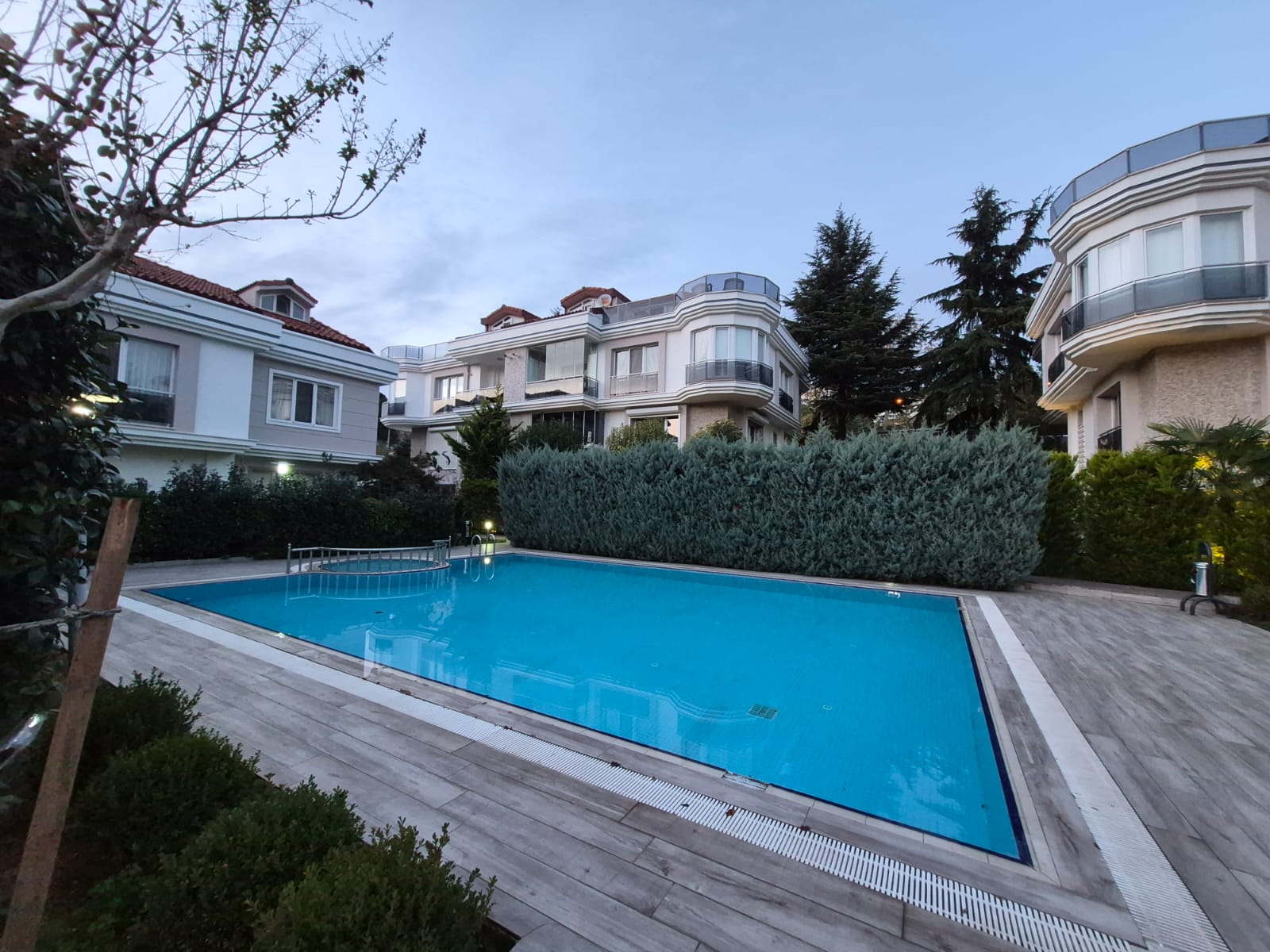 SARIYER MADEN BUTİK SİTE'DE KİRALIK BAHÇE DUBLEKS