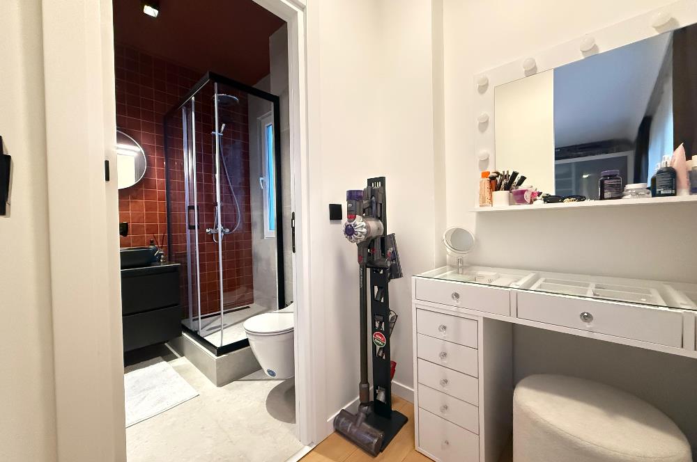 C21'DEN ORMAN YANI SİTEDE KOMPLE YENİLENMİŞ BÜYÜK 3+1 DAİRE