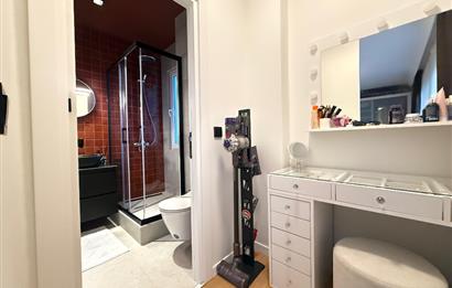 C21'DEN ORMAN YANI SİTEDE KOMPLE YENİLENMİŞ BÜYÜK 3+1 DAİRE