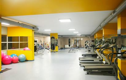 C21'DEN ORMAN YANI SİTEDE KOMPLE YENİLENMİŞ BÜYÜK 3+1 DAİRE