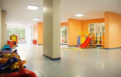 C21'DEN ORMAN YANI SİTEDE KOMPLE YENİLENMİŞ BÜYÜK 3+1 DAİRE