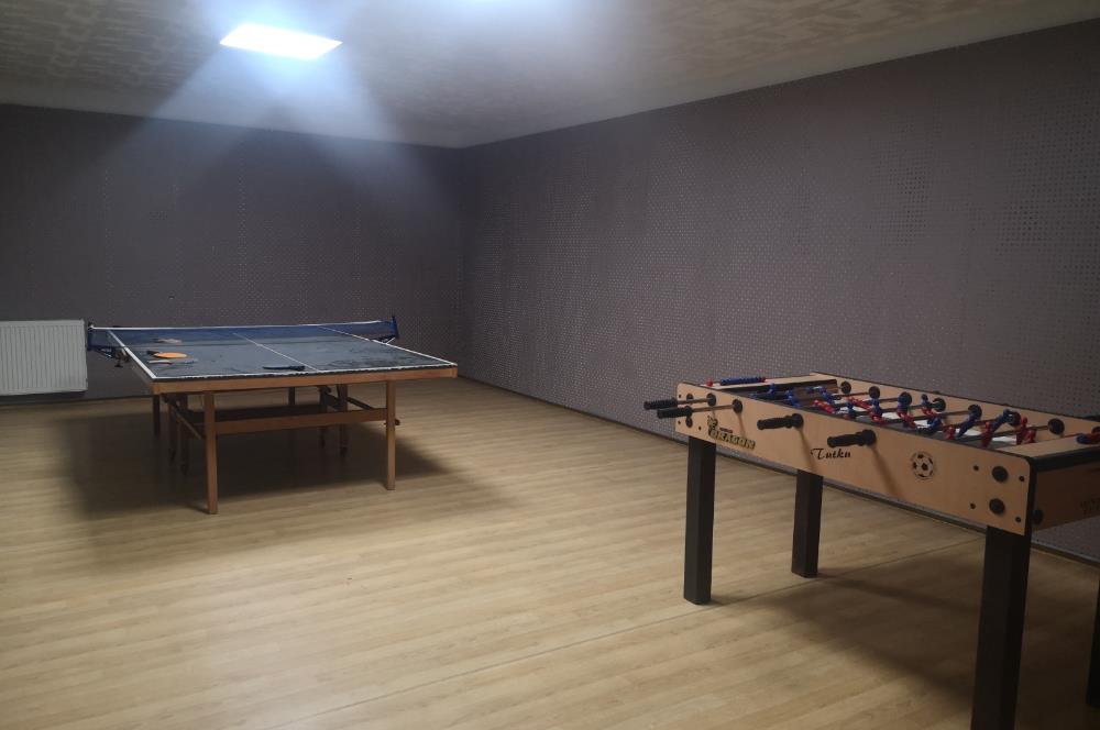 C21'DEN ORMAN YANI SİTEDE KOMPLE YENİLENMİŞ BÜYÜK 3+1 DAİRE