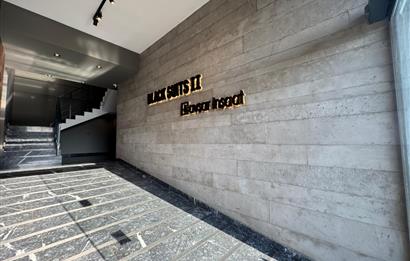 Çiğli Black Suits 2'de Kiralık Sıfır 1+1 Daire 