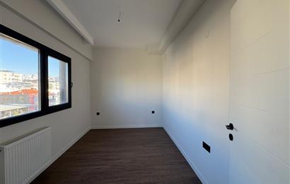 Çiğli Black Suits 2'de Kiralık Sıfır 1+1 Daire 