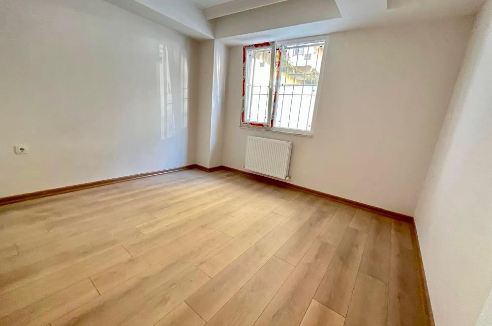 KÜÇÜKYALI'DA METROYA YAKIN ÖZEL BAHÇE KULLANIMLI ÖN CEPHE 2+1