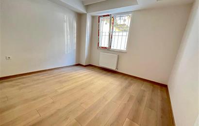 KÜÇÜKYALI'DA METROYA YAKIN ÖZEL BAHÇE KULLANIMLI ÖN CEPHE 2+1