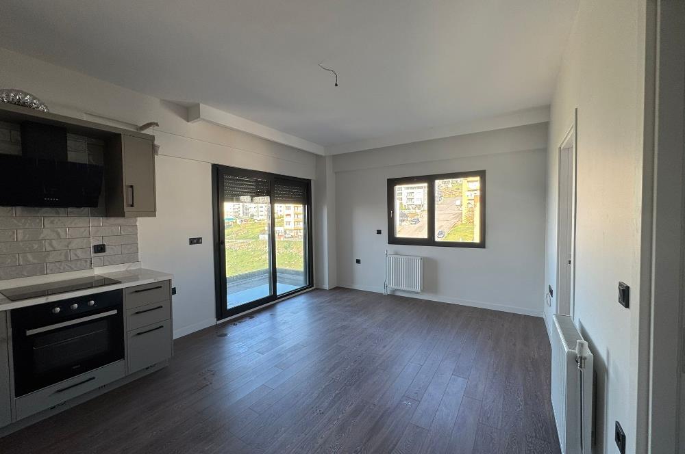 Çiğli Black Suits 2'de Kiralık Sıfır 1+1 Daire 