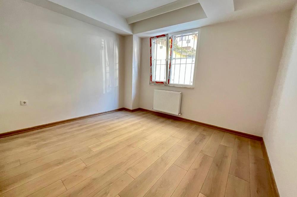 KÜÇÜKYALI'DA METROYA YAKIN ÖZEL BAHÇE KULLANIMLI ÖN CEPHE 2+1