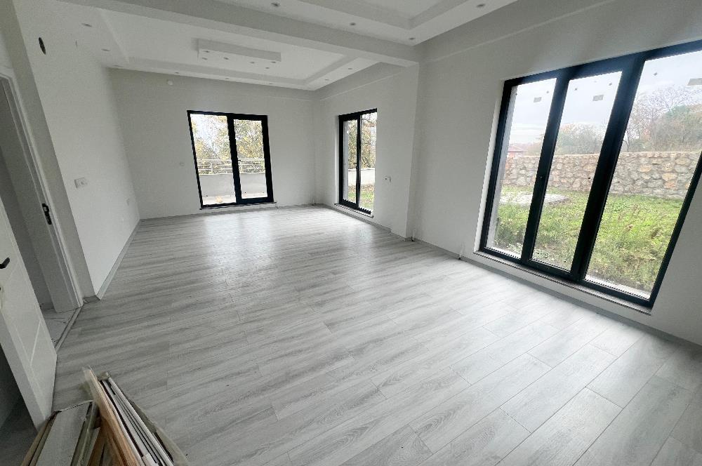 C21 BAL 'DAN GÖKÇEYAZI KÖSEAĞALAR'DA SATILIK BAHÇELİ LÜKS VİLLA