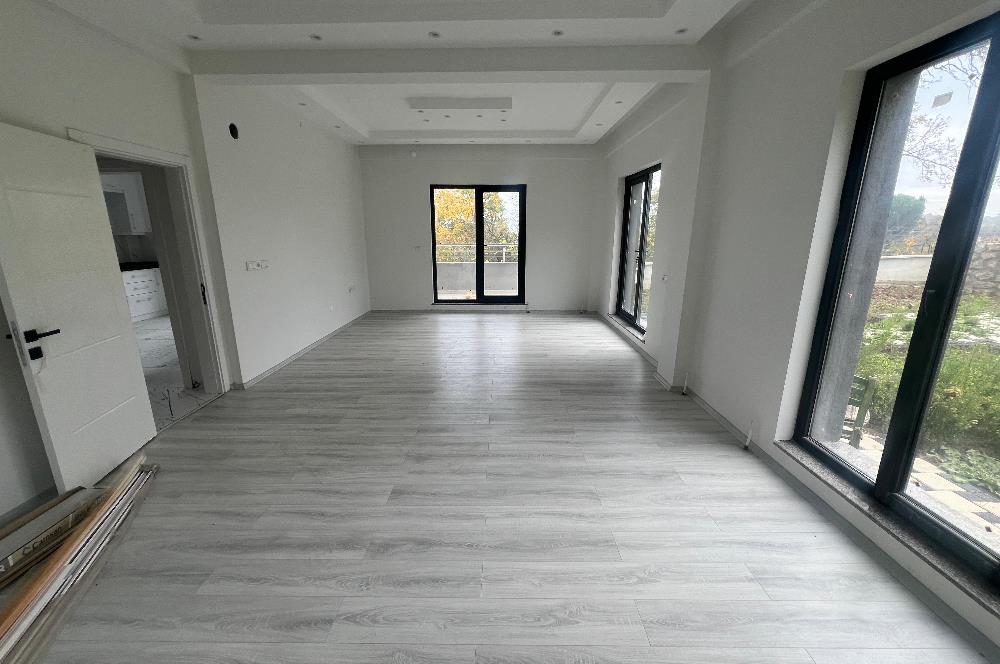 C21 BAL 'DAN GÖKÇEYAZI KÖSEAĞALAR'DA SATILIK BAHÇELİ LÜKS VİLLA