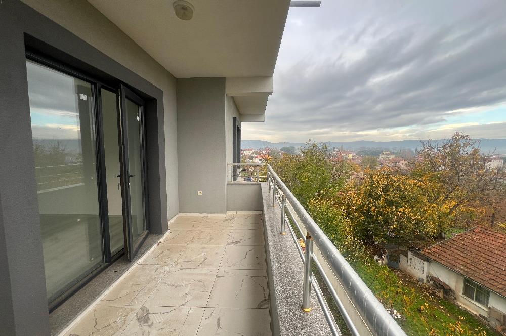 C21 BAL 'DAN GÖKÇEYAZI KÖSEAĞALAR'DA SATILIK BAHÇELİ LÜKS VİLLA