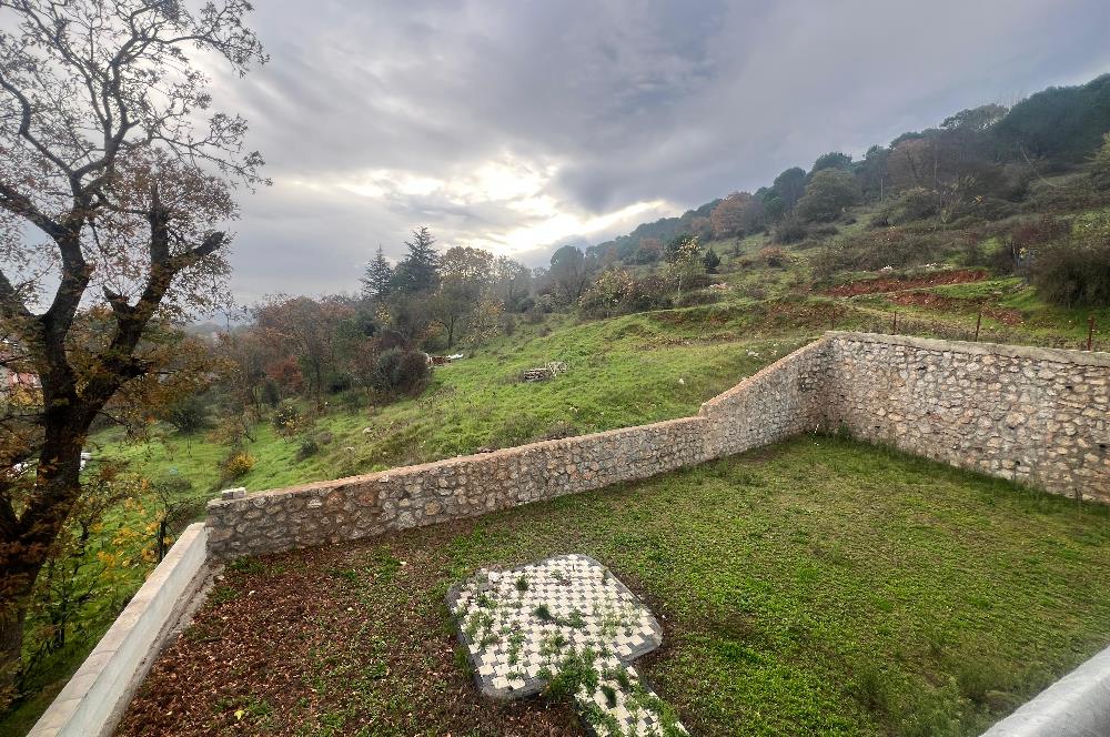 C21 BAL 'DAN GÖKÇEYAZI KÖSEAĞALAR'DA SATILIK BAHÇELİ LÜKS VİLLA