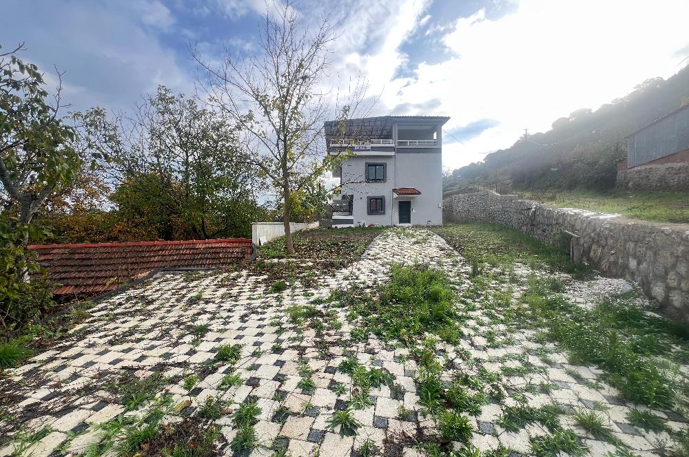 C21 BAL 'DAN GÖKÇEYAZI KÖSEAĞALAR'DA SATILIK BAHÇELİ LÜKS VİLLA