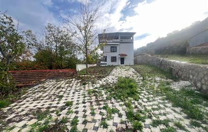 C21 BAL 'DAN GÖKÇEYAZI KÖSEAĞALAR'DA SATILIK BAHÇELİ LÜKS VİLLA