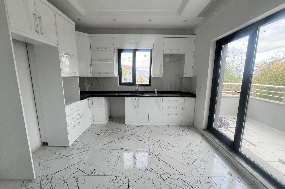 C21 BAL 'DAN GÖKÇEYAZI KÖSEAĞALAR'DA SATILIK BAHÇELİ LÜKS VİLLA