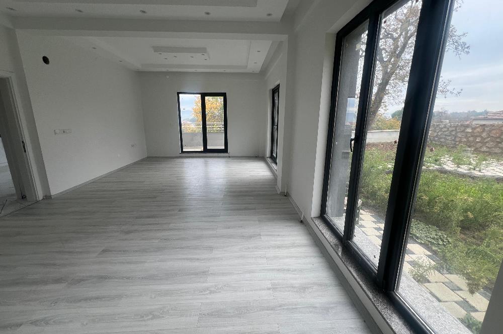 C21 BAL 'DAN GÖKÇEYAZI KÖSEAĞALAR'DA SATILIK BAHÇELİ LÜKS VİLLA