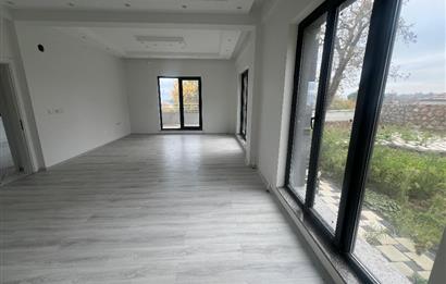 C21 BAL 'DAN GÖKÇEYAZI KÖSEAĞALAR'DA SATILIK BAHÇELİ LÜKS VİLLA