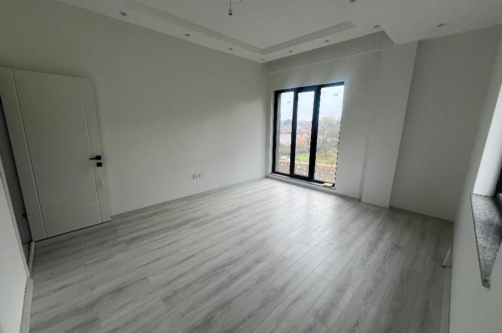 C21 BAL 'DAN GÖKÇEYAZI KÖSEAĞALAR'DA SATILIK BAHÇELİ LÜKS VİLLA