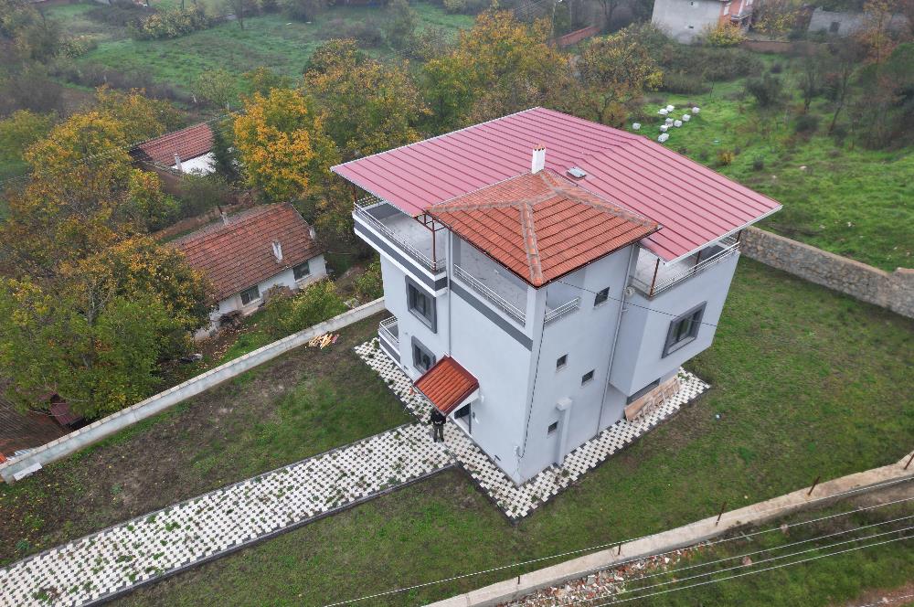 C21 BAL 'DAN GÖKÇEYAZI KÖSEAĞALAR'DA SATILIK BAHÇELİ LÜKS VİLLA