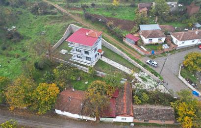 C21 BAL 'DAN GÖKÇEYAZI KÖSEAĞALAR'DA SATILIK BAHÇELİ LÜKS VİLLA