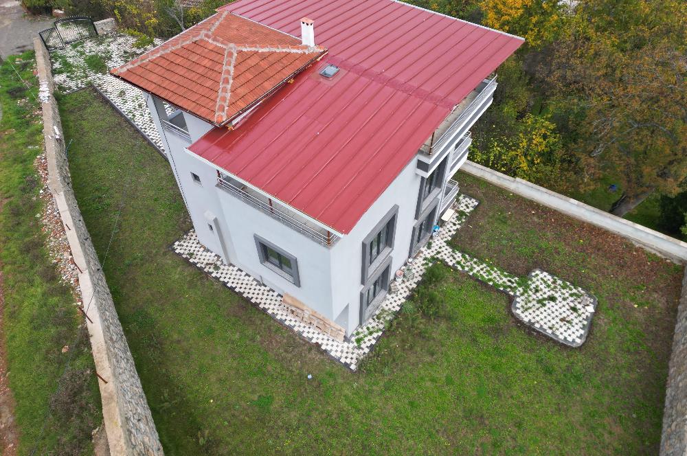 C21 BAL 'DAN GÖKÇEYAZI KÖSEAĞALAR'DA SATILIK BAHÇELİ LÜKS VİLLA