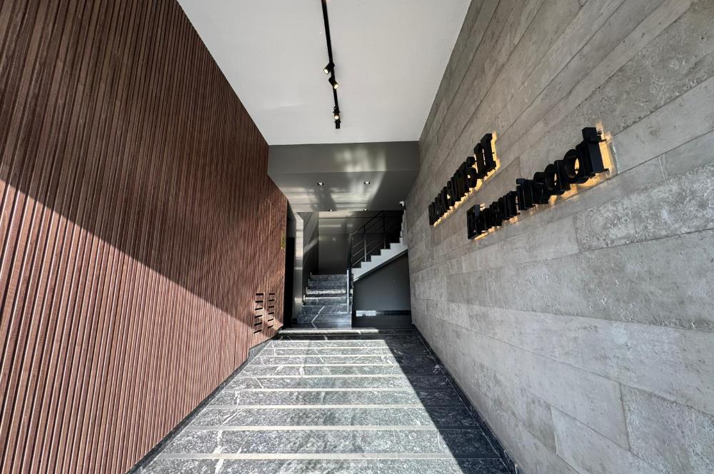 Çiğli Black Suits 2'de Kiralık Sıfır 1+1 Daire 