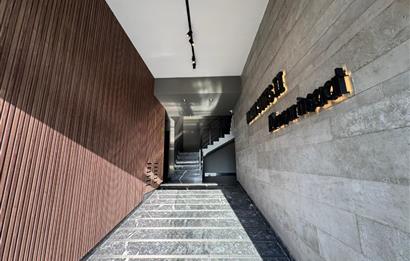 Çiğli Black Suits 2'de Kiralık Sıfır 1+1 Daire 