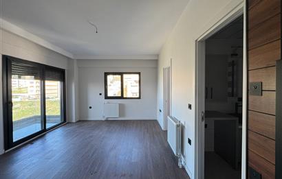 Çiğli Black Suits 2'de Kiralık Sıfır 1+1 Daire 