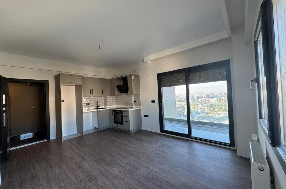 Çiğli Black Suits 2'de Kiralık Sıfır 1+1 Daire 