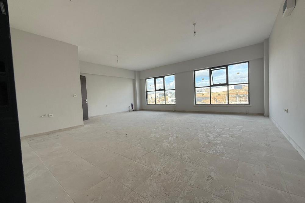 YENİMAHALLE 'DE SATILIK CADDE ÜZERİ  OFİS