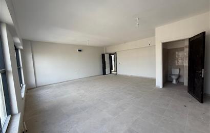 YENİMAHALLE 'DE SATILIK CADDE ÜZERİ  OFİS