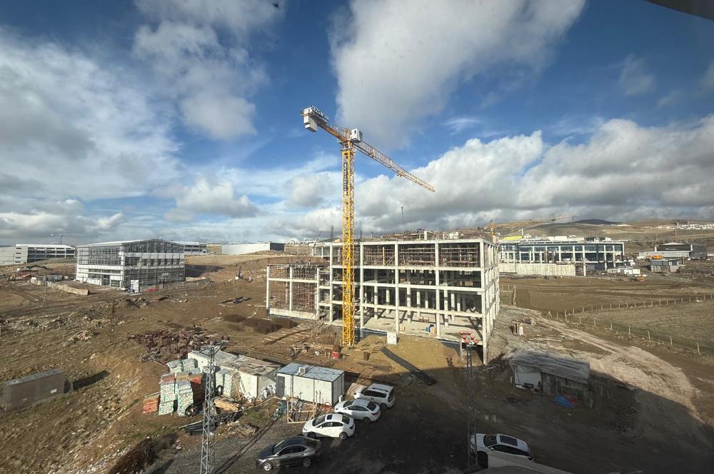 YENİMAHALLE 'DE SATILIK CADDE ÜZERİ  OFİS