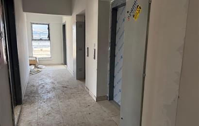 YENİMAHALLE 'DE SATILIK CADDE ÜZERİ  OFİS