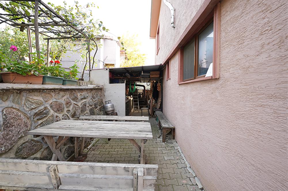 C21 Cius; Adliye Köyünde Deniz Manzaralı 2 Katlı Bahçeli Ev