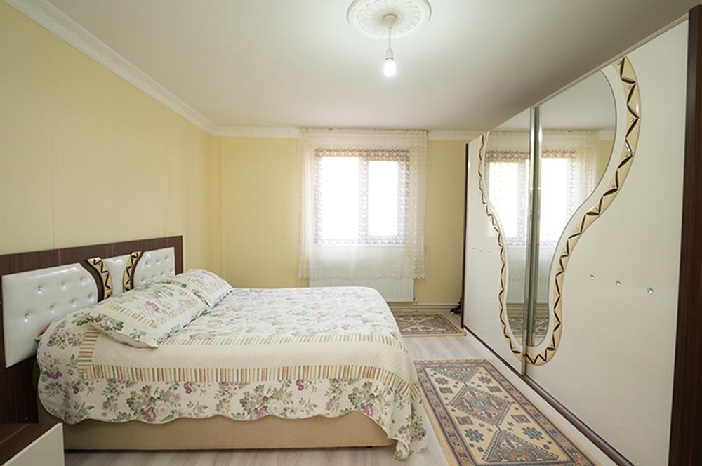 C21 Cius; Adliye Köyünde Deniz Manzaralı 2 Katlı Bahçeli Ev