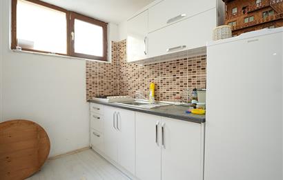 C21 Cius; Adliye Köyünde Deniz Manzaralı 2 Katlı Bahçeli Ev