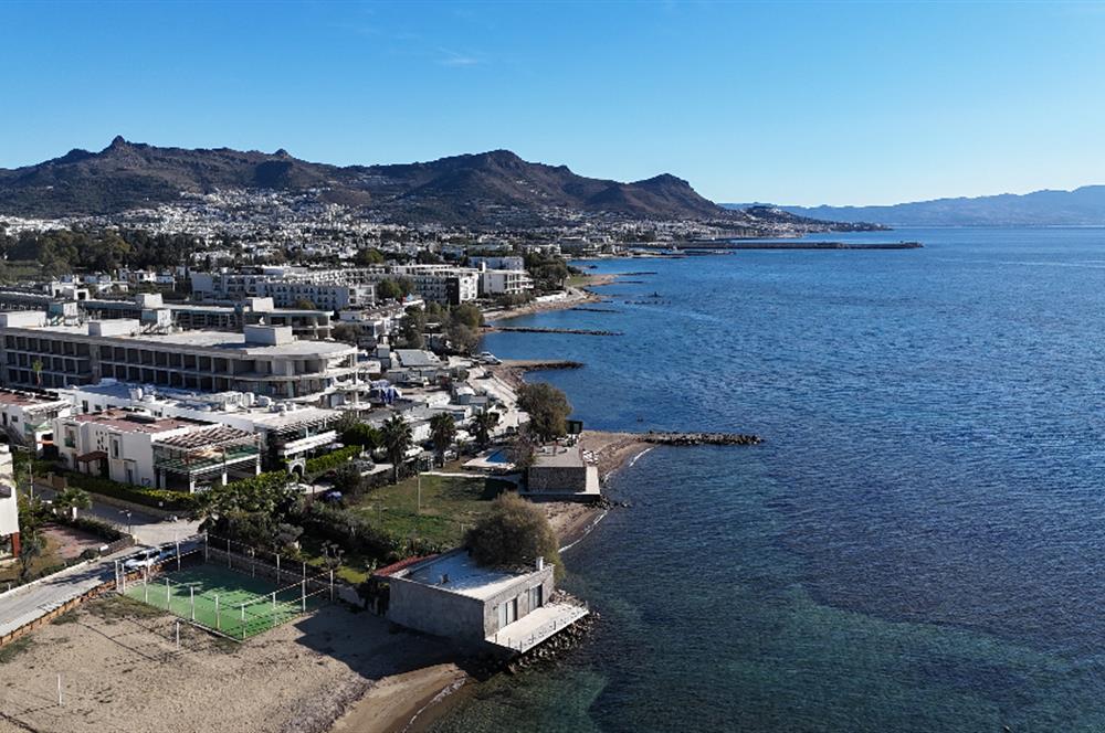 Denize 10 Adım Mesafede Havuzlu Site İçinde 3+1 Bahçe Katı Daire